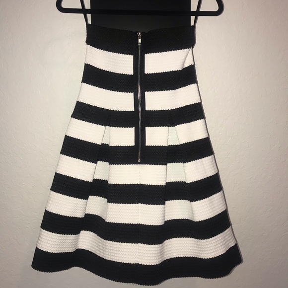 Doe & Rae Strapless Dress - Picture 4 of 8